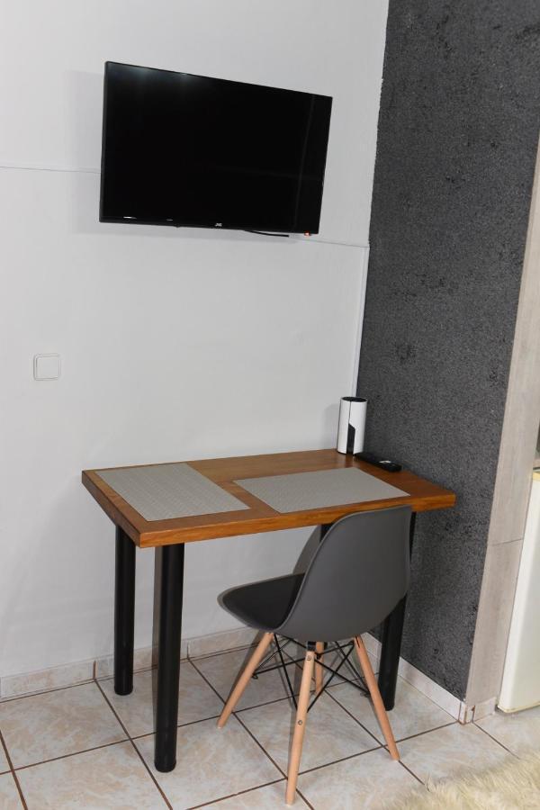 Alesta Apartment ตริกาลา ภายนอก รูปภาพ